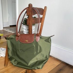 Green longchamp purse